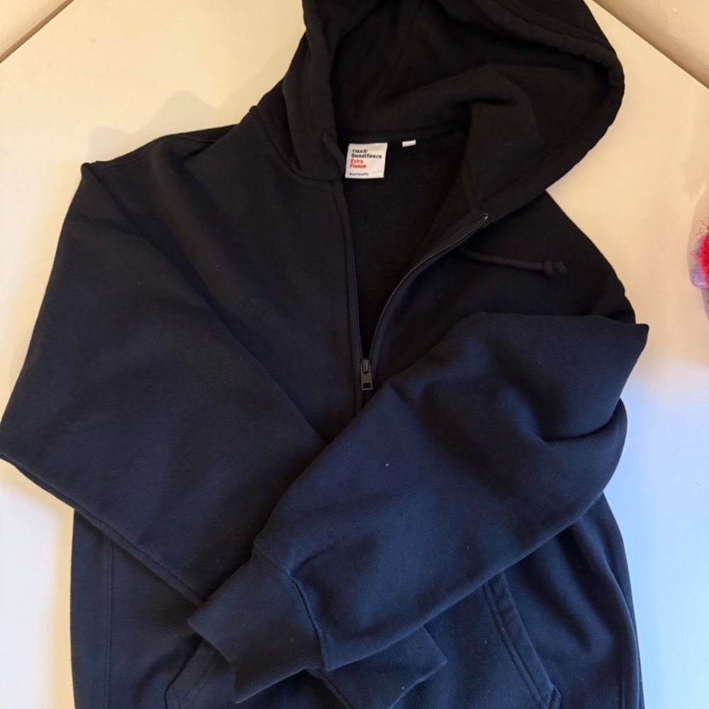 Aritzia tna black zip up hoodie